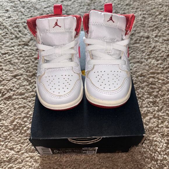 Jordan Toddlers 1 Mid Basketball Sneakers 5C White/Dune Red/Sail/Lobster - Picture 2 of 8